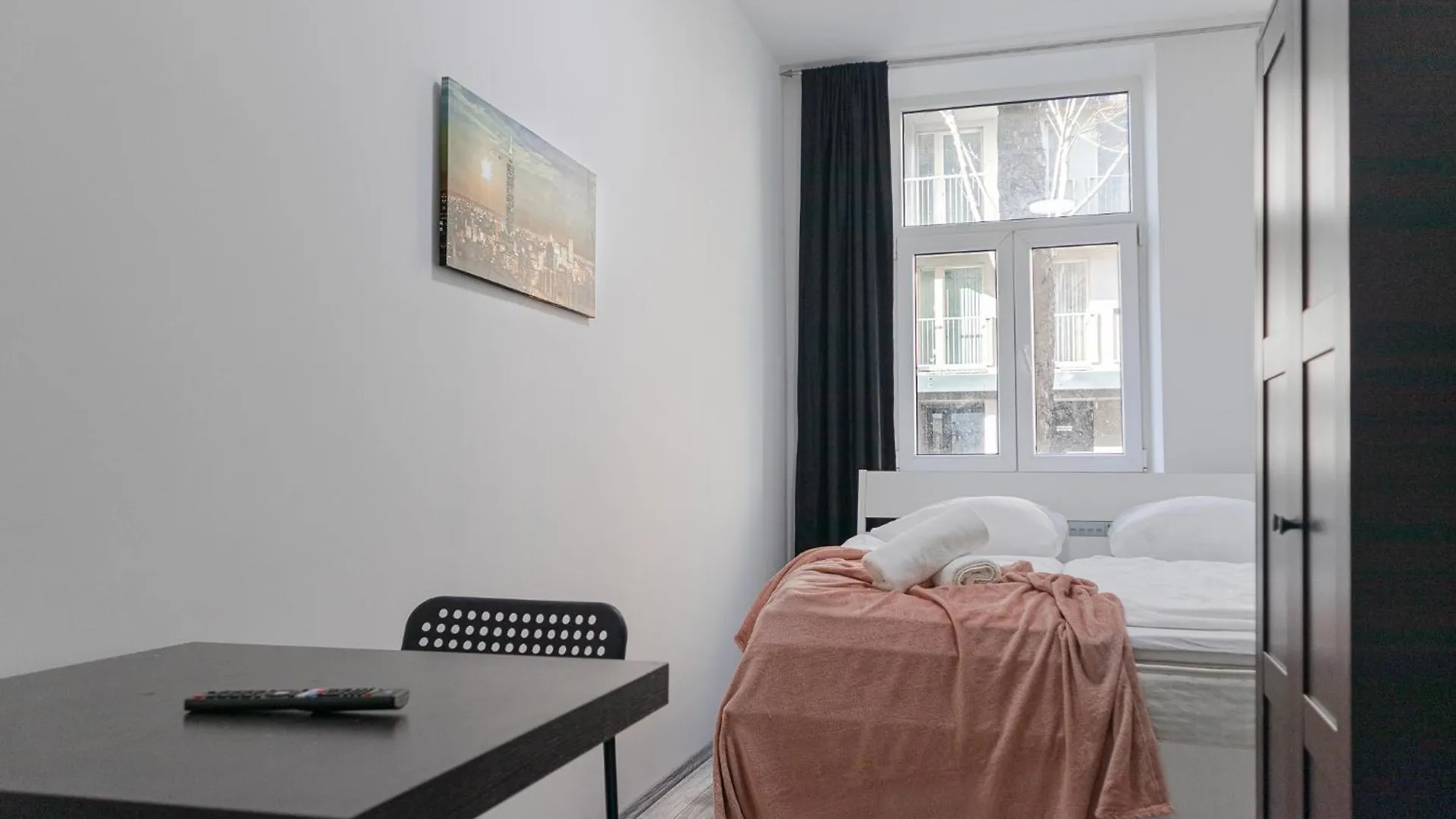 Affordable 5-Br Shared Apartment / Enkplatz U3 Getaway Vienna