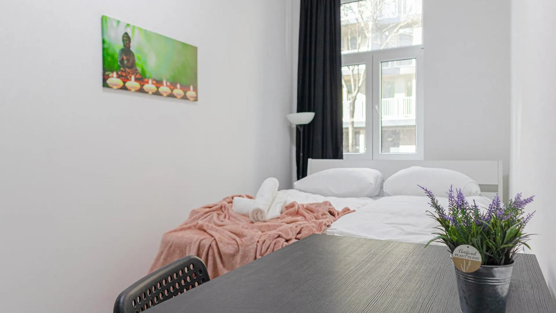 Affordable 5-Br Shared Apartment / Enkplatz U3 Getaway Vienna