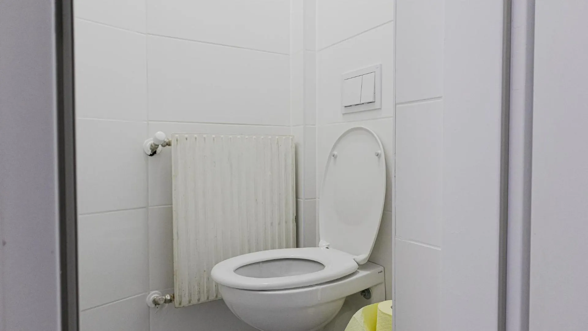 Affordable 5-Br Shared Apartment / Enkplatz U3 Getaway Vienna