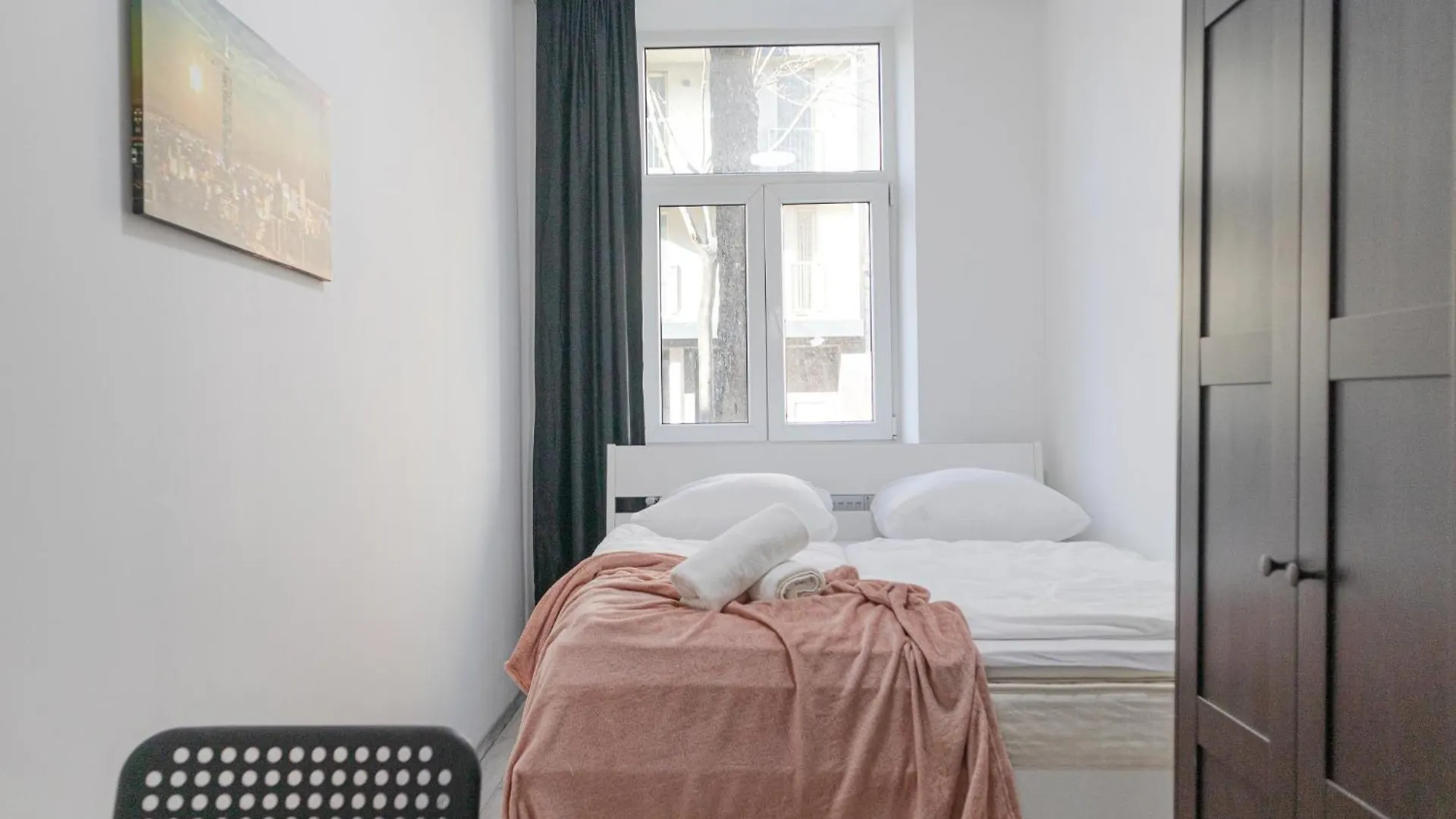 Affordable 5-Br Shared Apartment / Enkplatz U3 Getaway Vienna