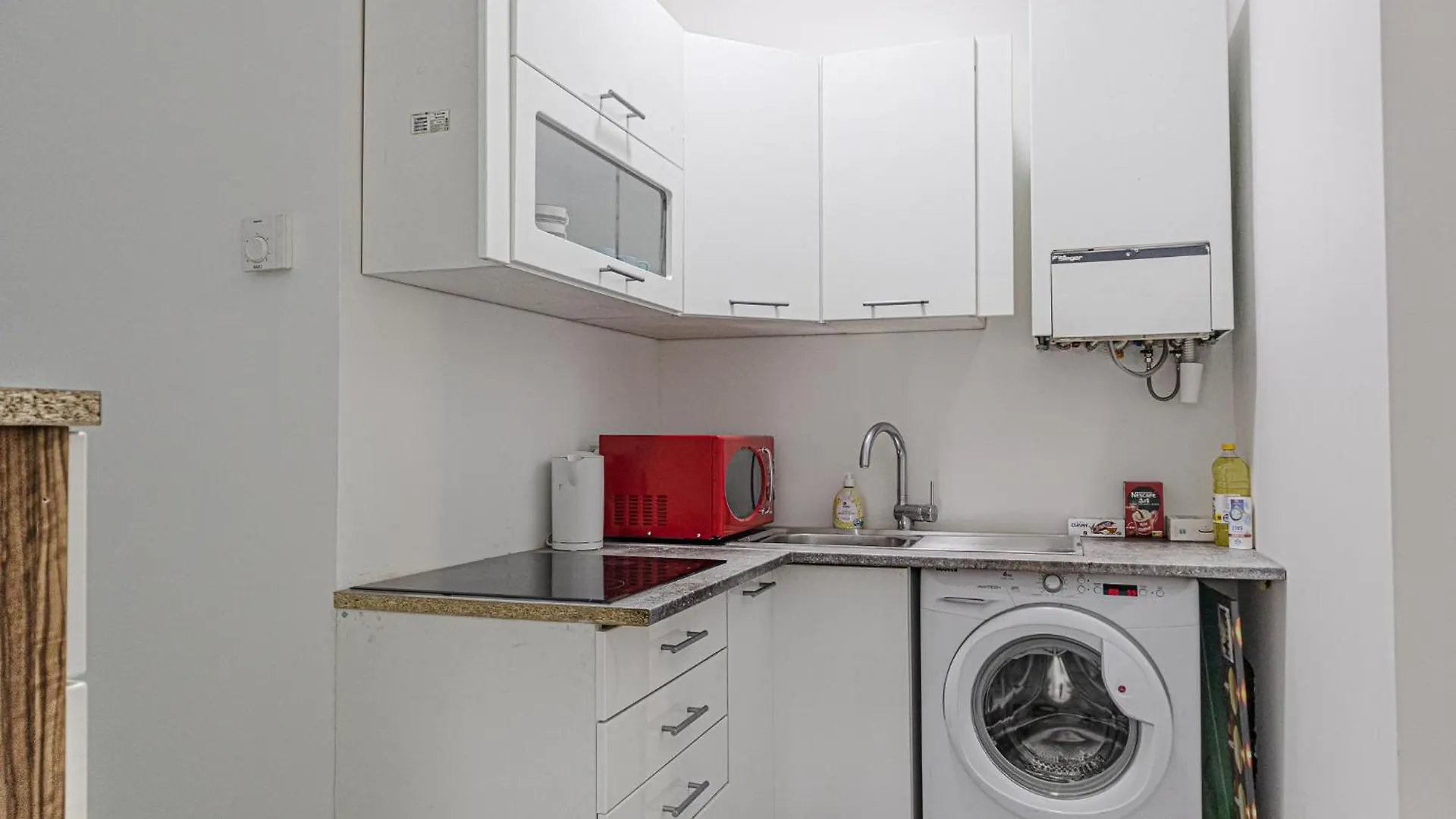 Affordable 5-Br Shared Apartment / Enkplatz U3 Getaway Vienna