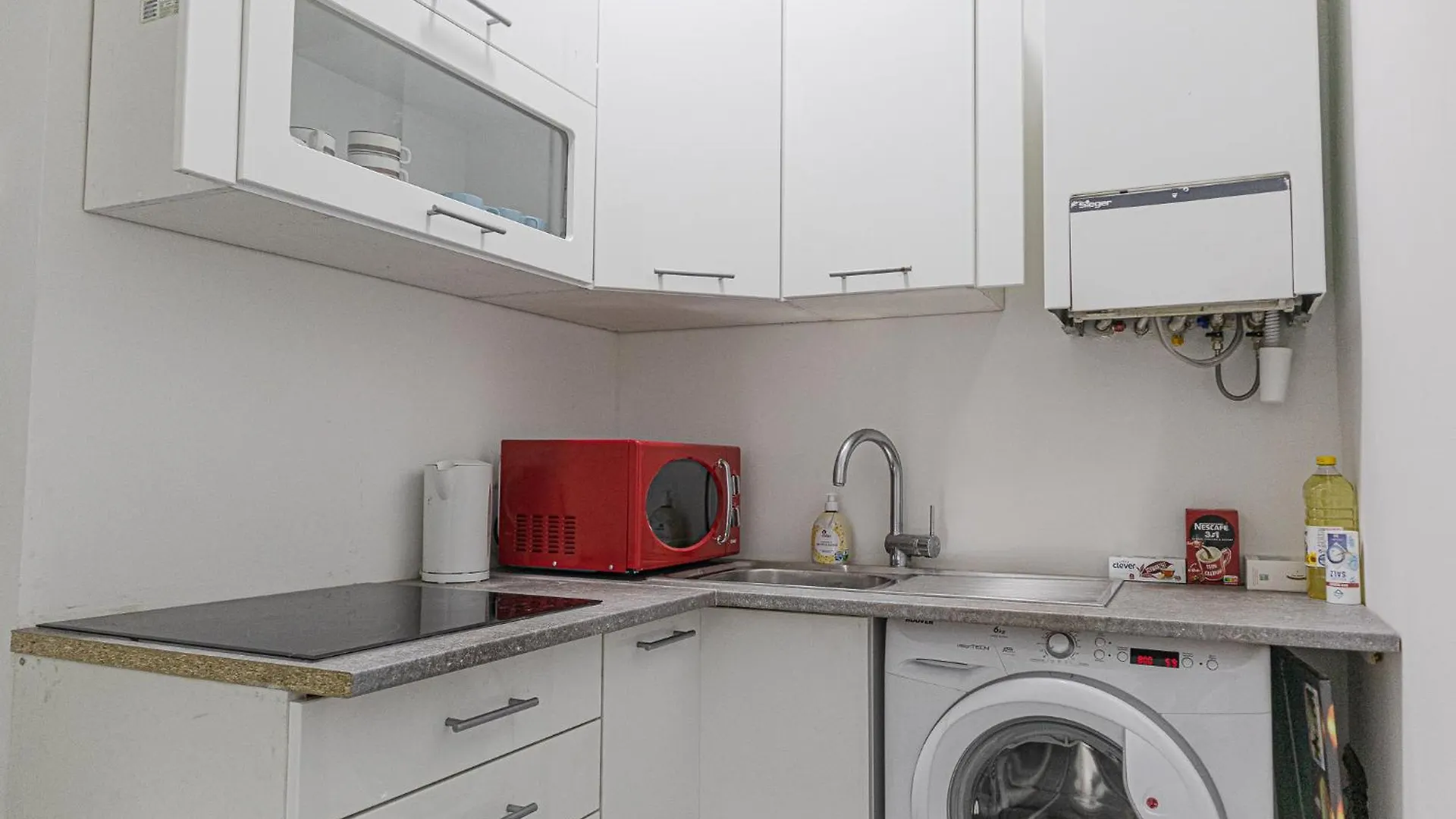 Affordable 5-Br Shared Apartment / Enkplatz U3 Getaway Vienna