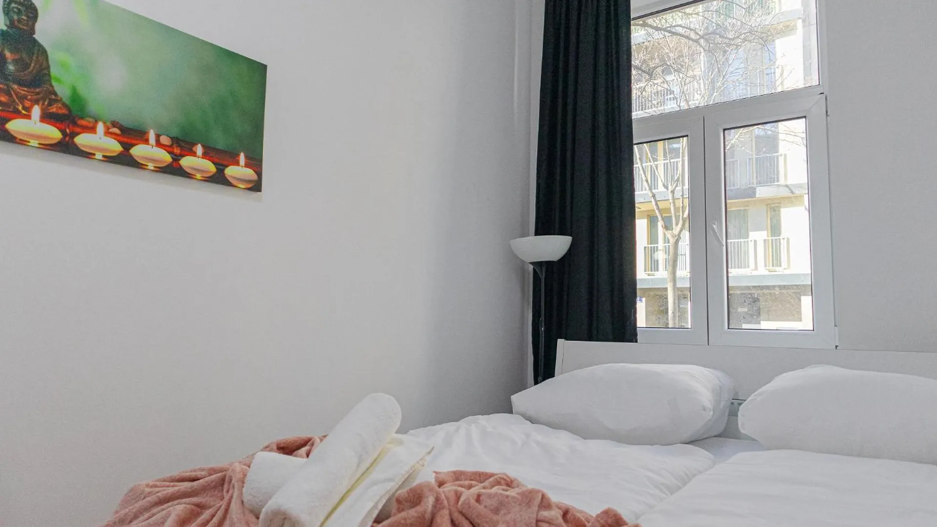 Affordable 5-Br Shared Apartment / Enkplatz U3 Getaway Vienna